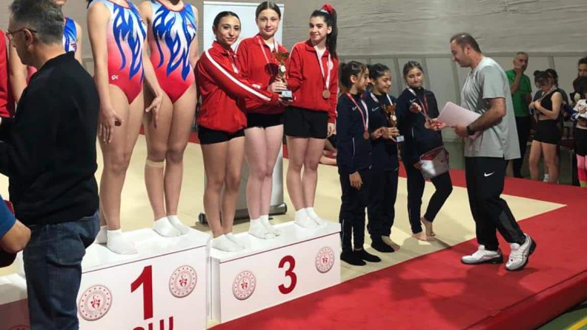 Artistik cimnastik Yıldız kızlar TÜRKİYE 3.  sü OLMUŞLARDIR