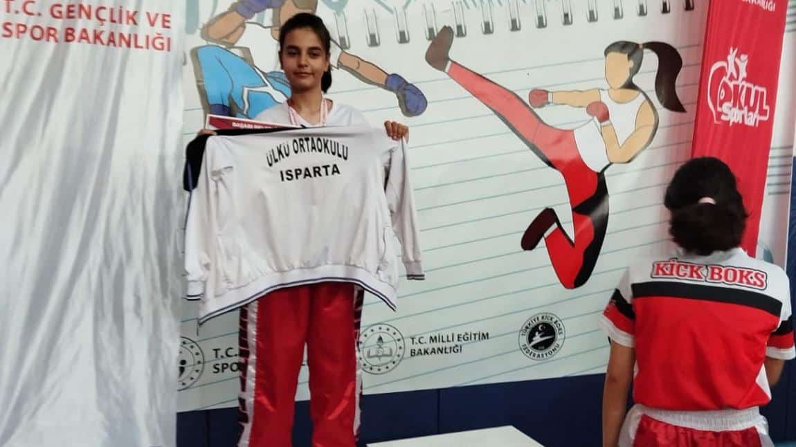 Küçükler Kızlar Kickboks Pointfighting branşında Tanem Ateşçi Türkiye 2.olmuştur